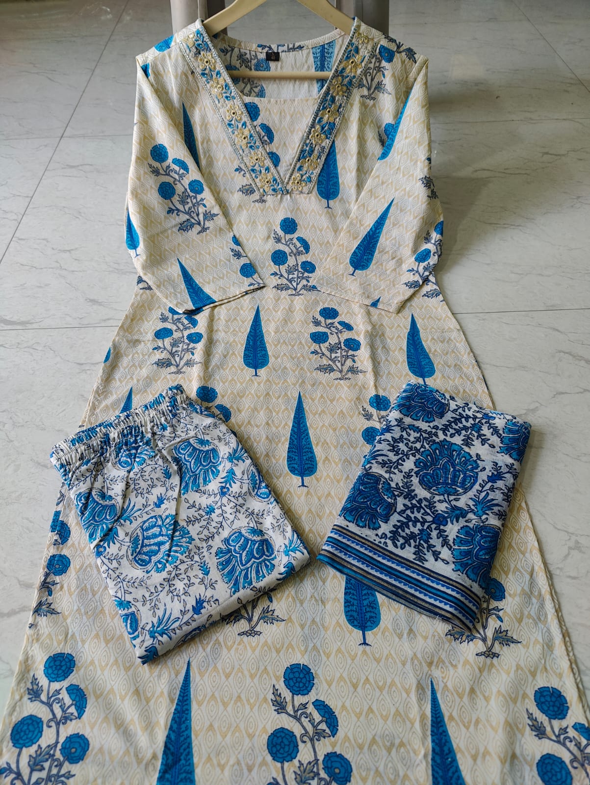 Pure Cotton Handblock V-neck Printed Suit Set – Ivory Blue Elegance