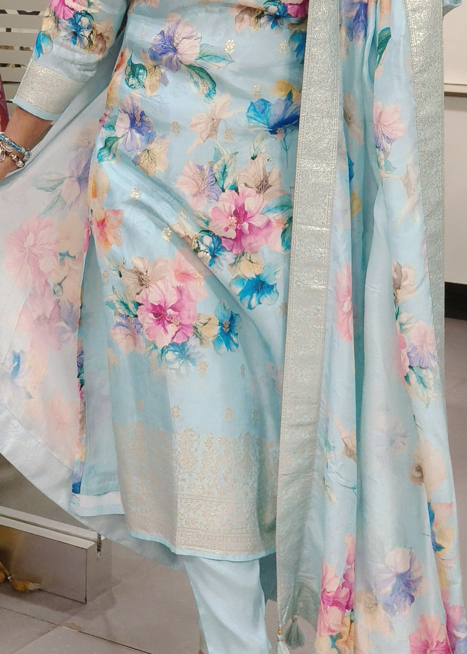 Sky Blue Beautiful Floral Printed Kurta Set with Embroidered Neck