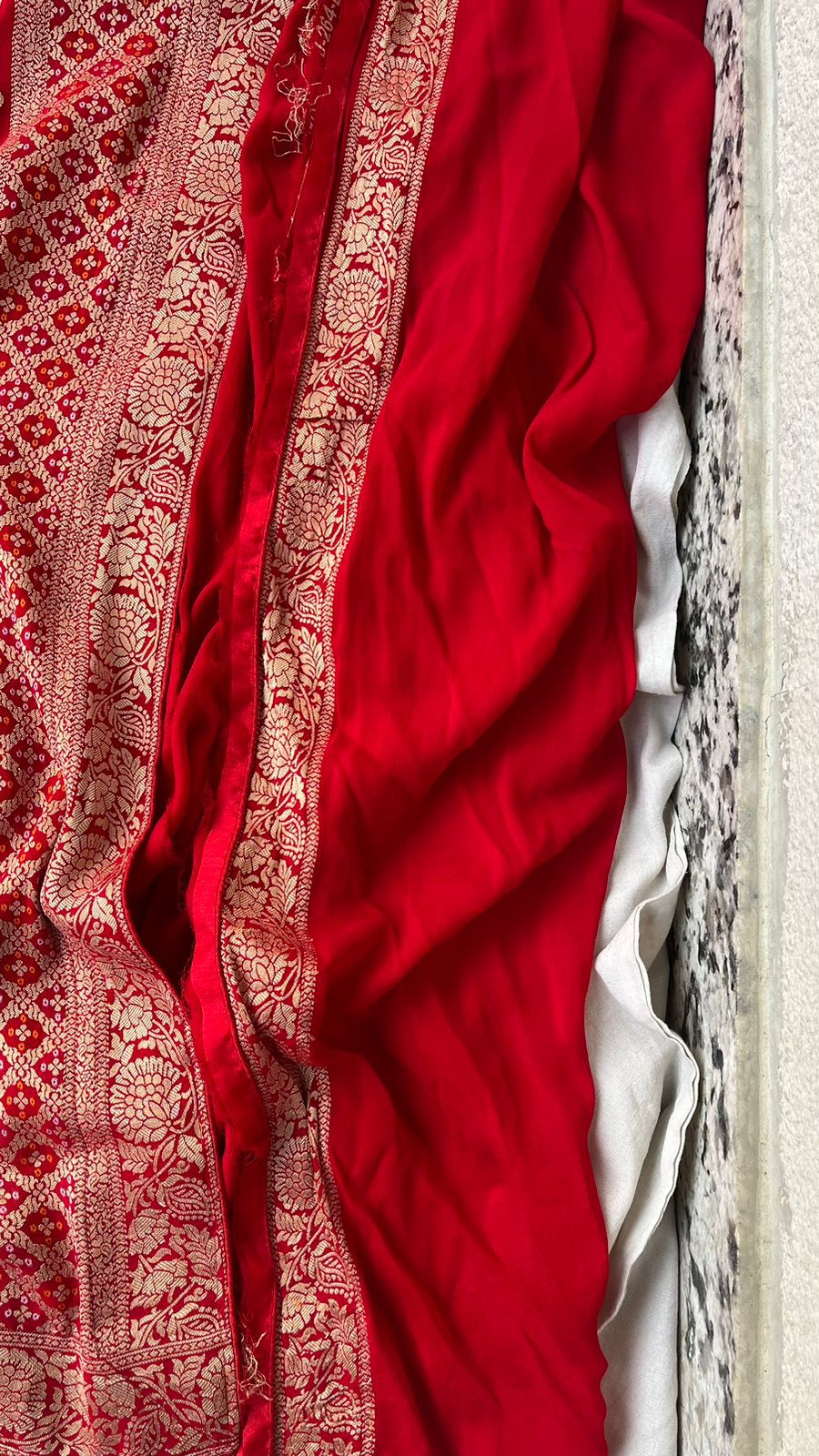 Khaddi Georgette Bandhani Saree with Intricate Borders |