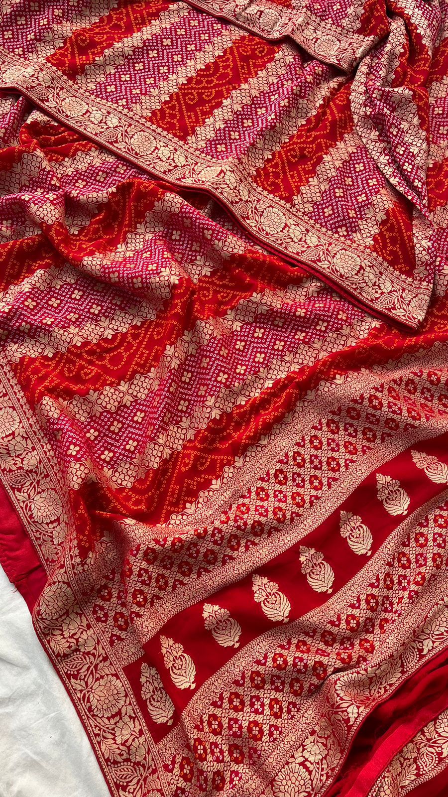 Khaddi Georgette Bandhani Saree with Intricate Borders |